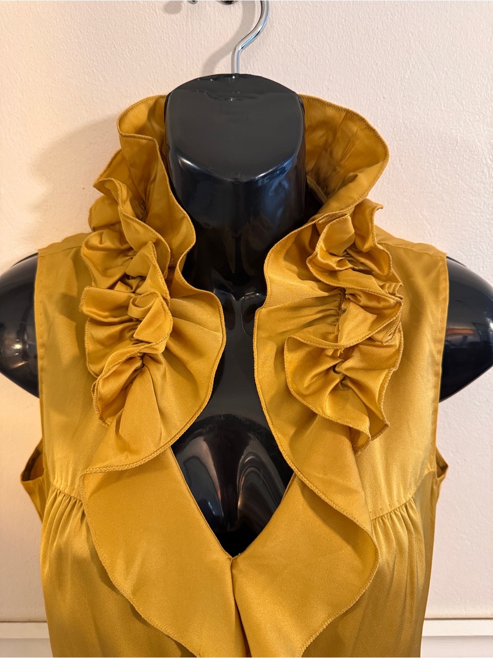 Elie Tahari Mustard Ruffle Collar Sleeveless Blouse | Size XS - Picture 2 of 8